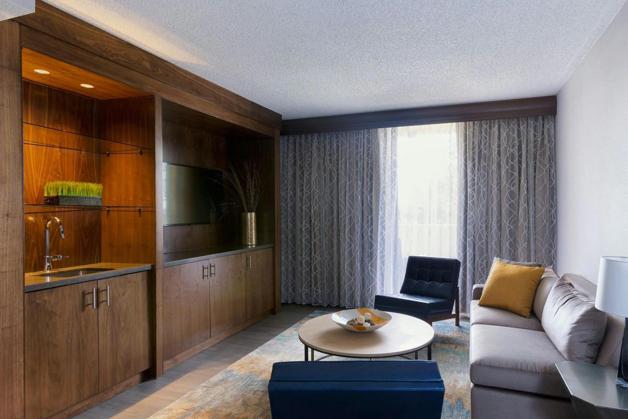 Greensboro-High Point Marriott Airport Exterior photo